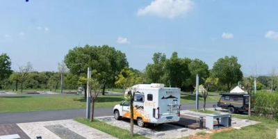 極亞智能水電樁：讓房車營地充電加水更自由！