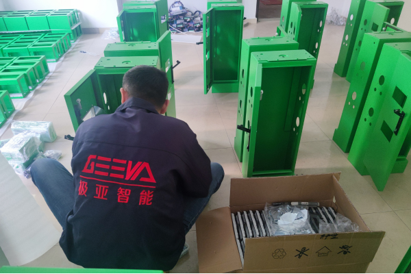 極亞智能水電樁生產車間組裝實拍，戶外供水供電設備生產過程